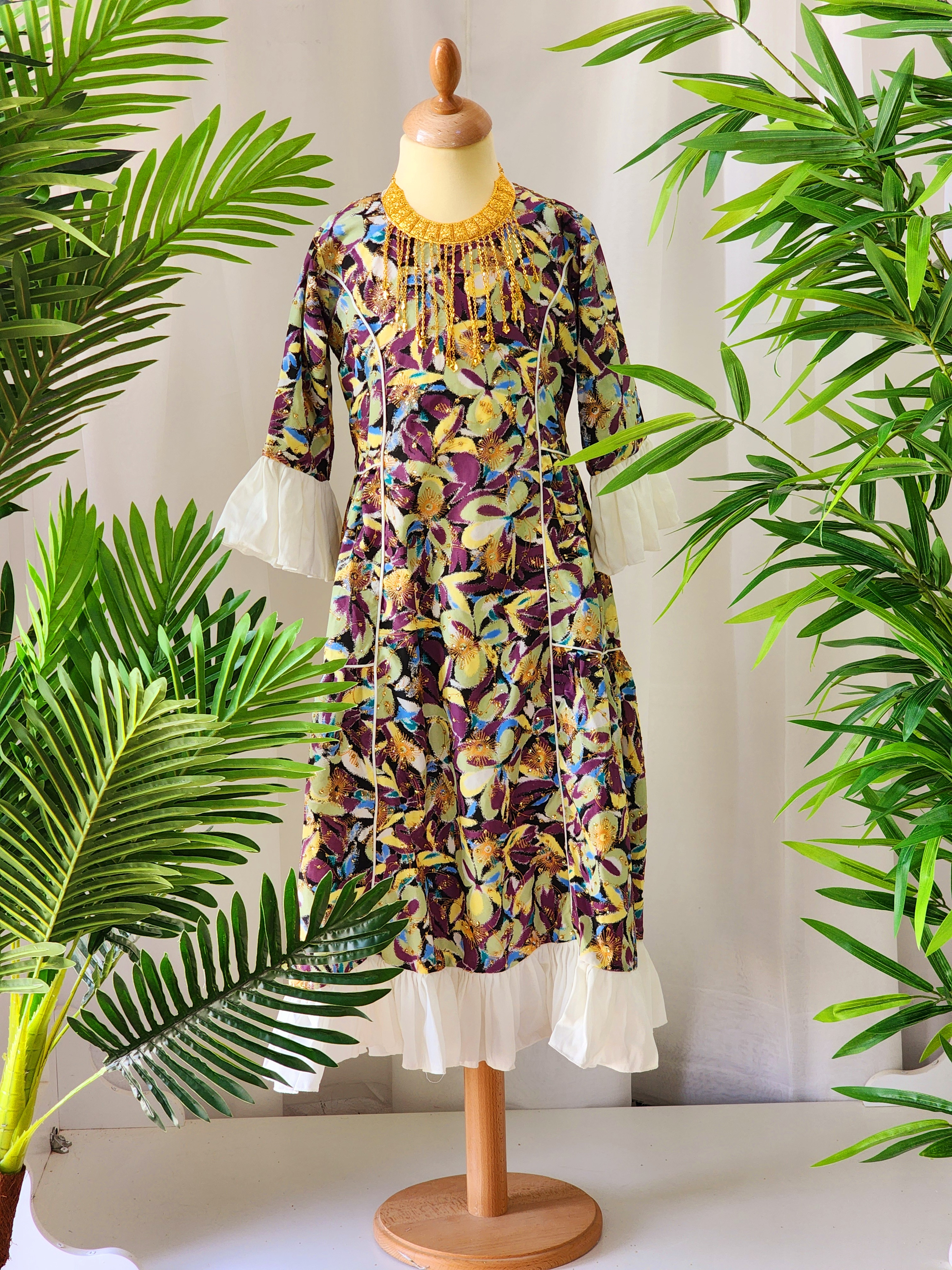 فستان فخامة بقماش هندي عليه لمعة زري