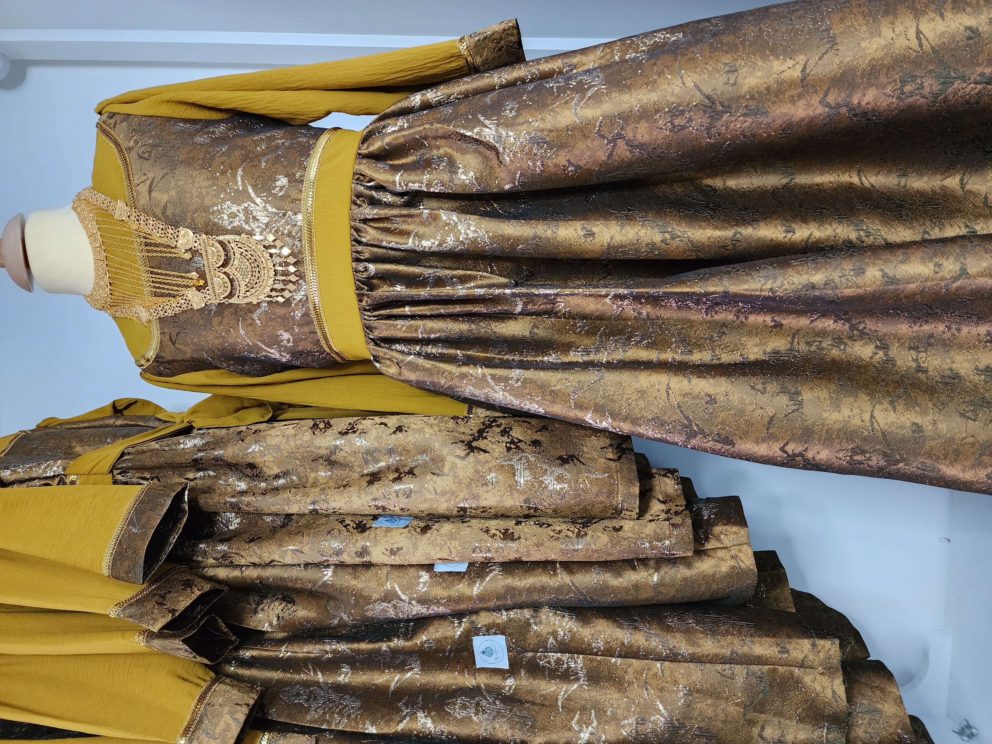 فستان كركمي فاخر