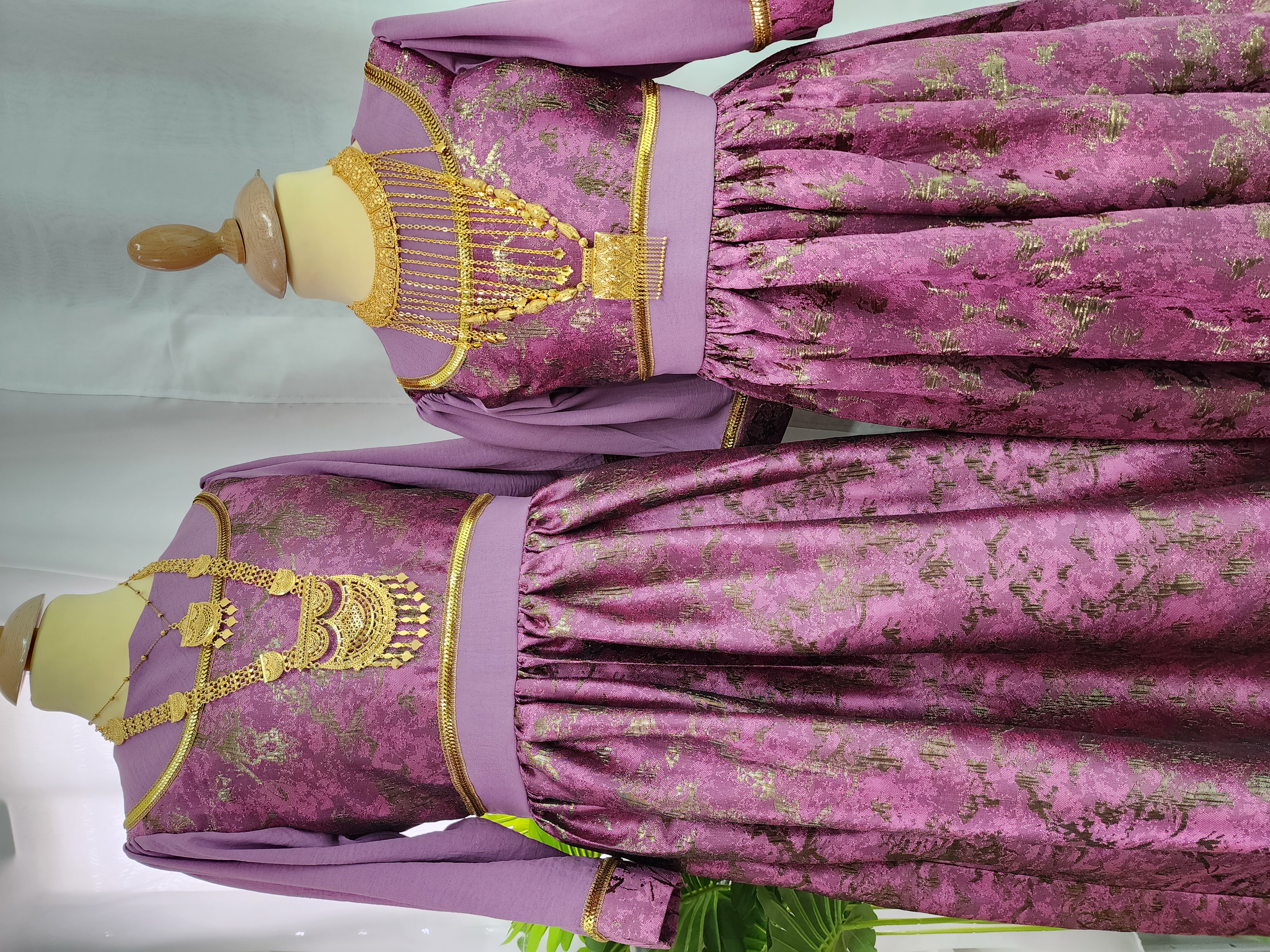 فستان فوشي فخم