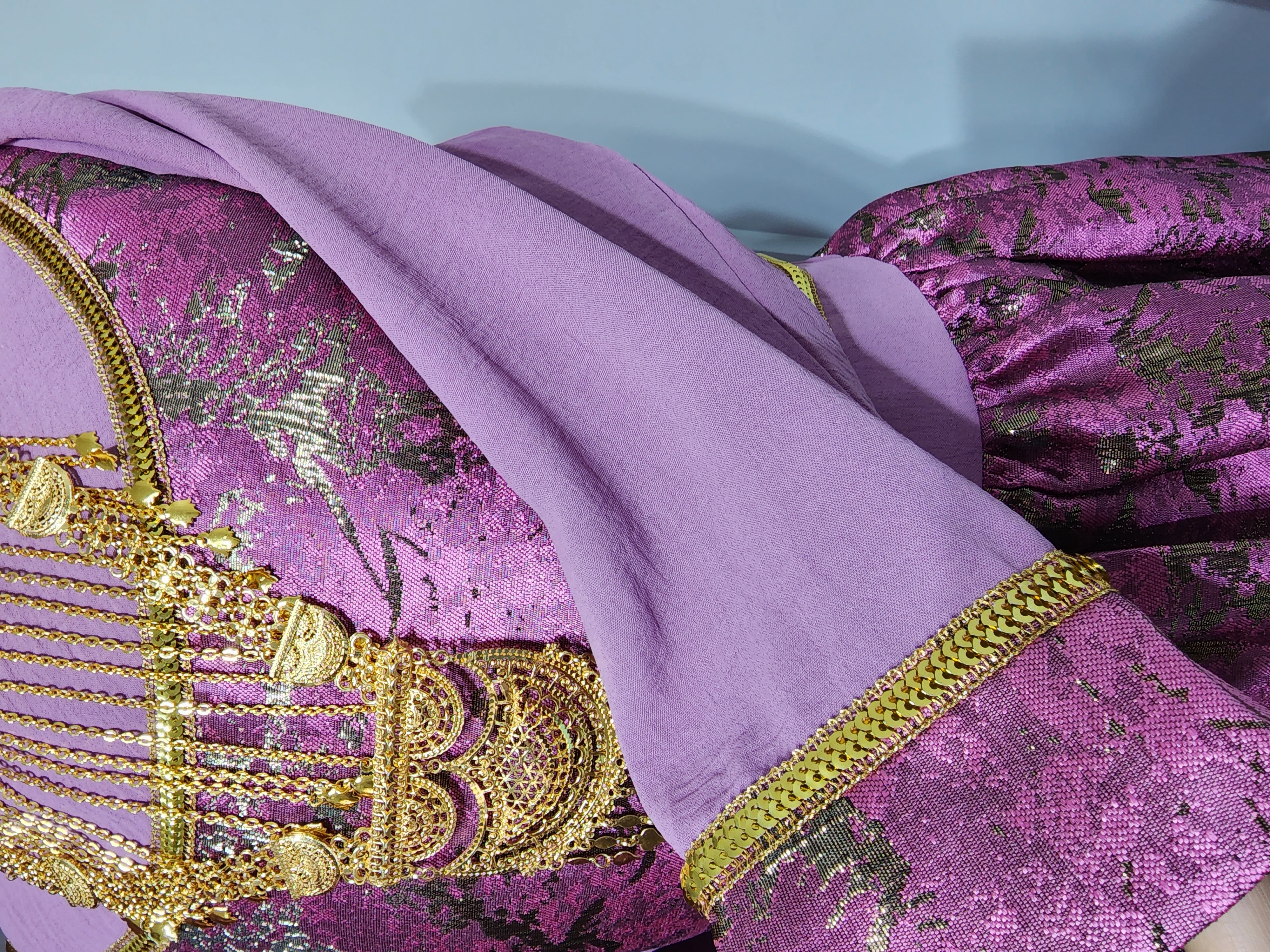 فستان فوشي فخم