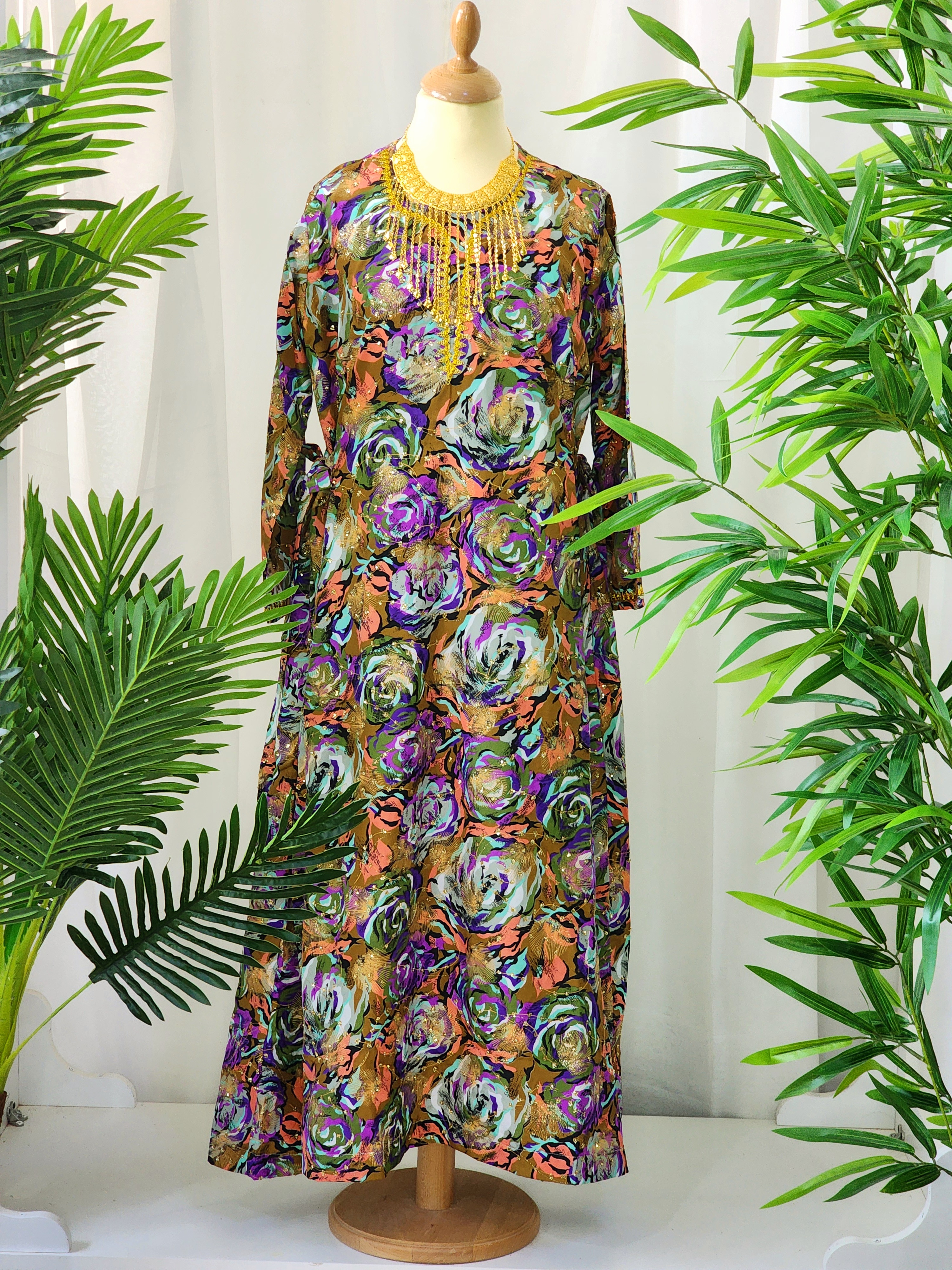 جلابية فخامة بقماش هندي به زري٢