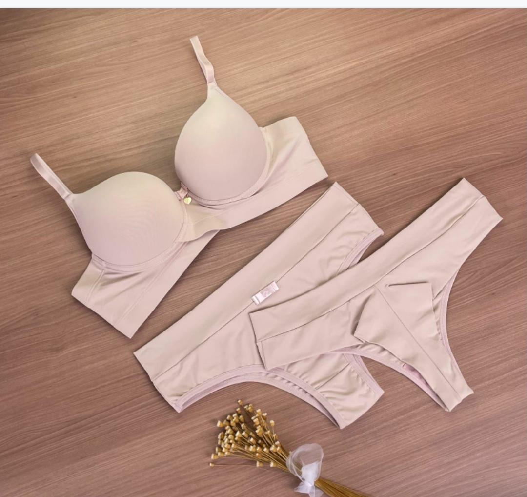 Conjunto de lingerie nude