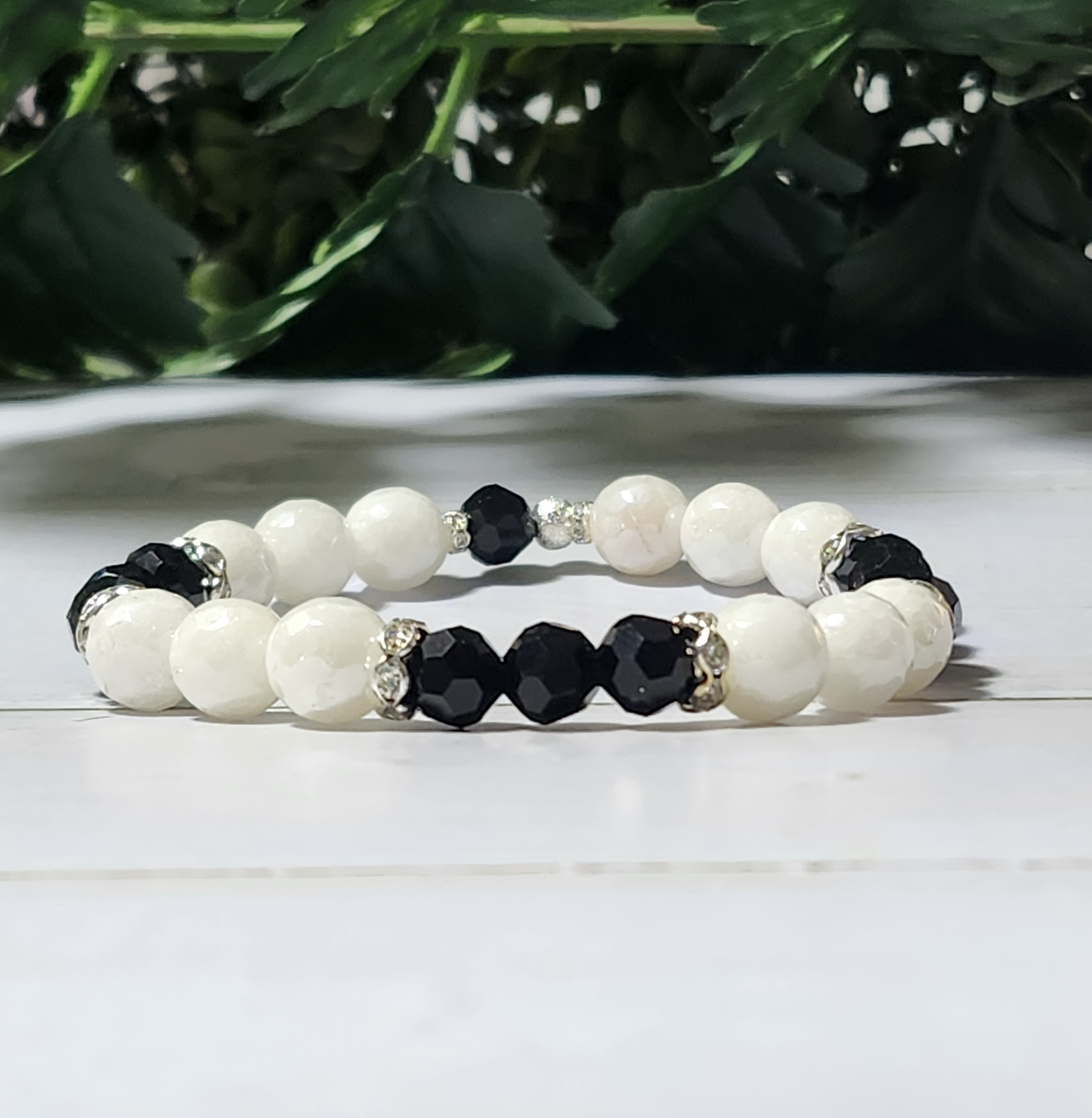 "Audrey" Black and White Beaded Bracelet