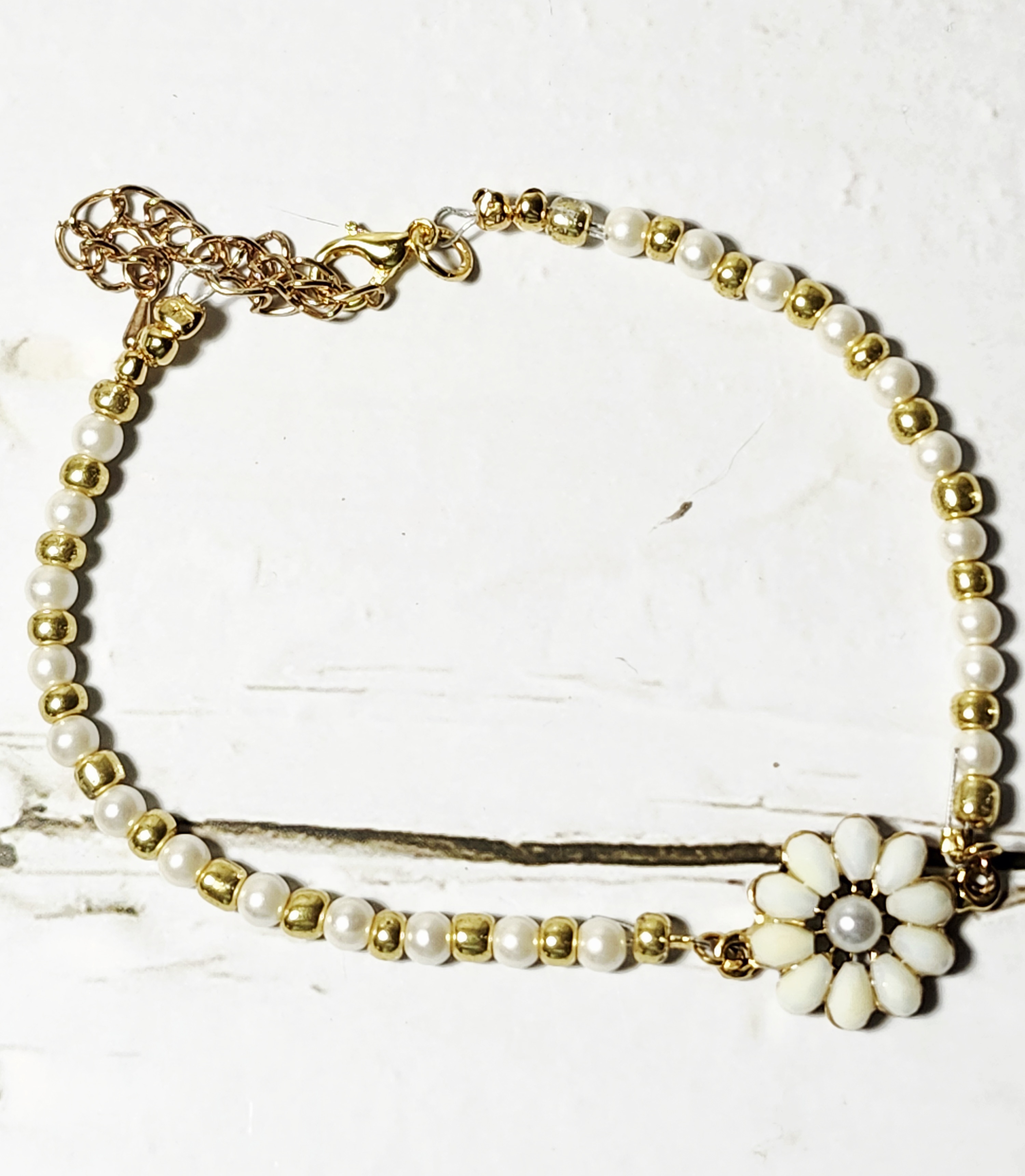 "Savannah" Pearl Daisy Bracelet