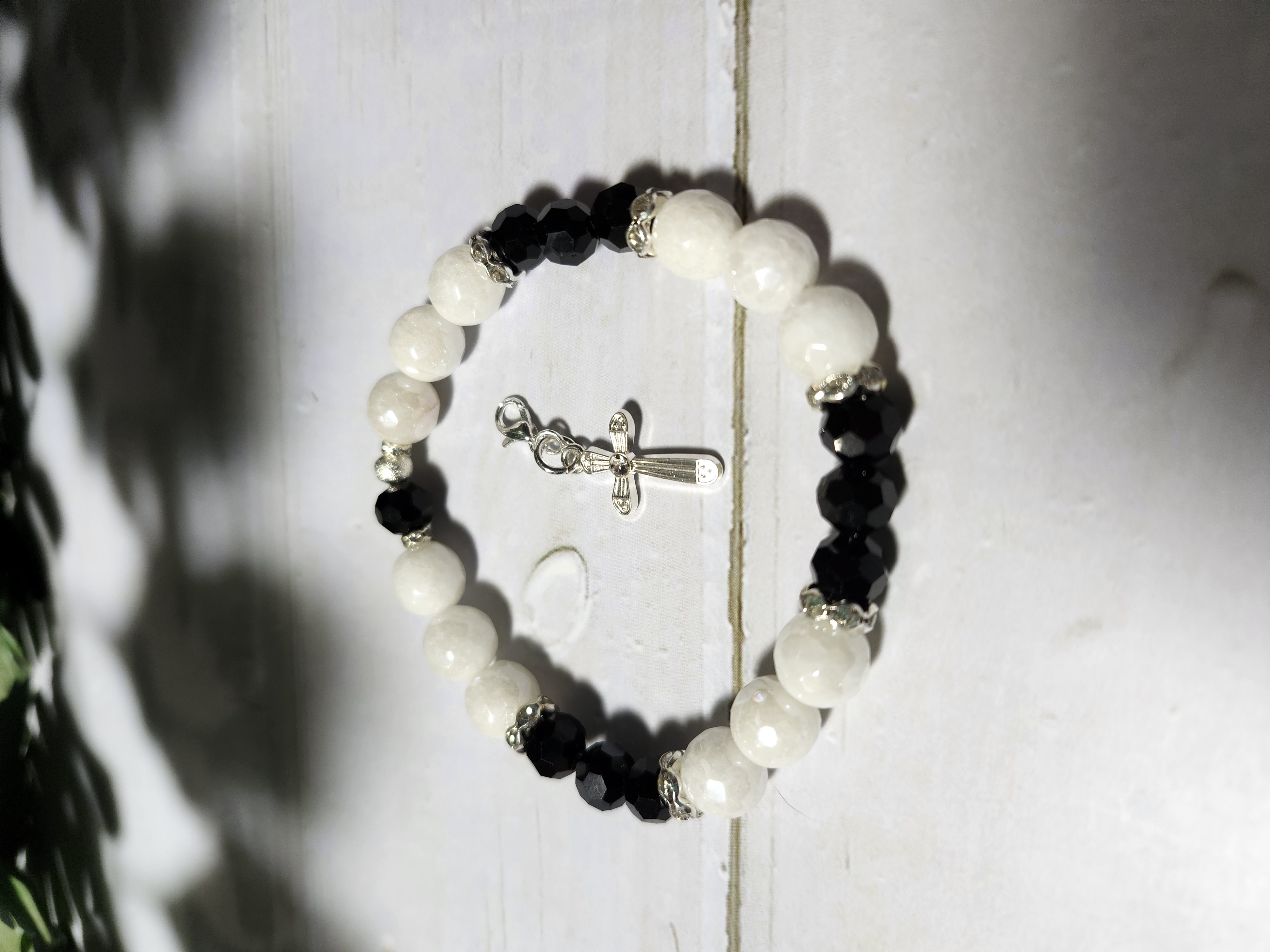 "Audrey" Black and White Beaded Bracelet