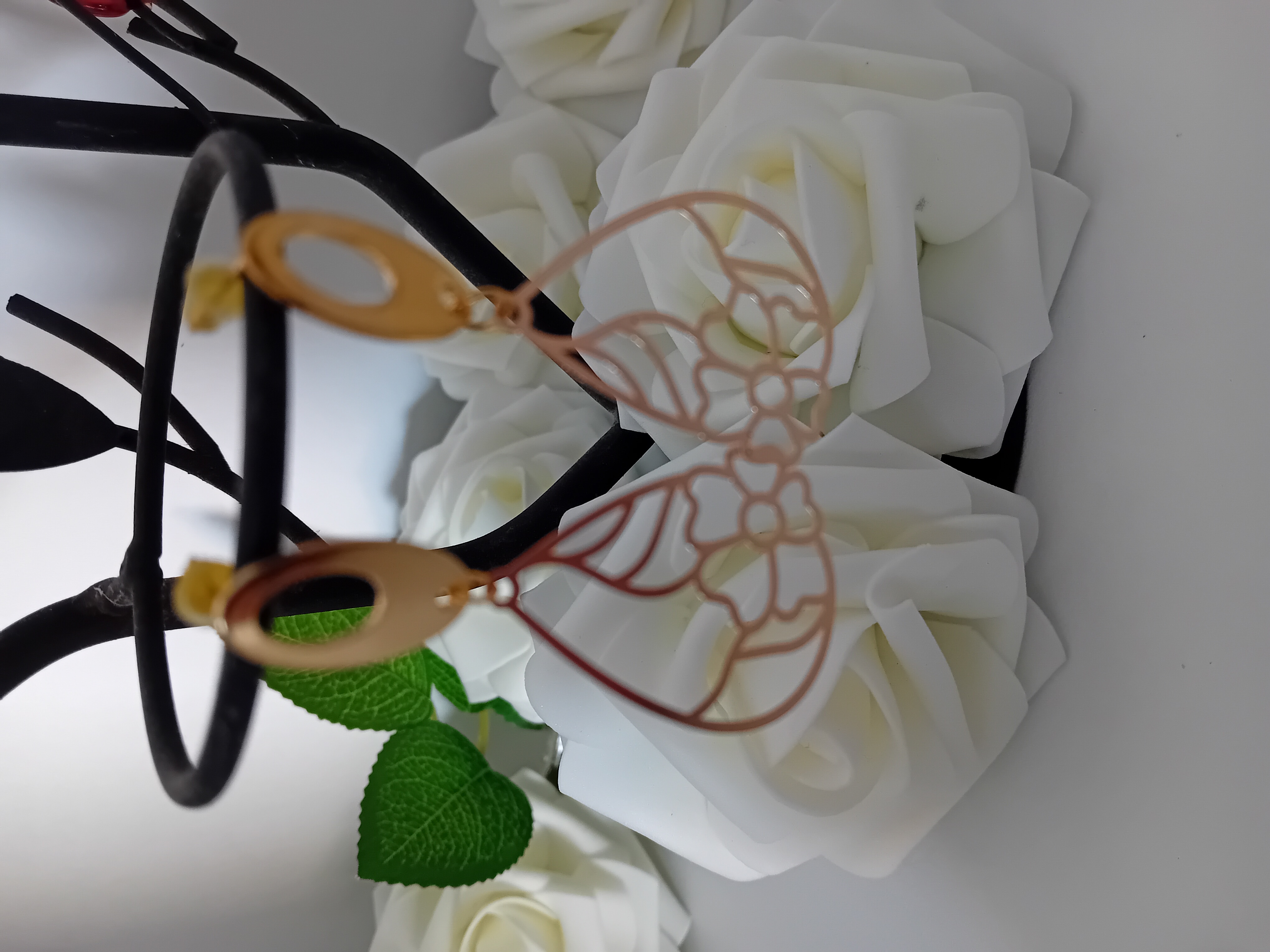 Boucles d'oreilles en forme de fleur dorée