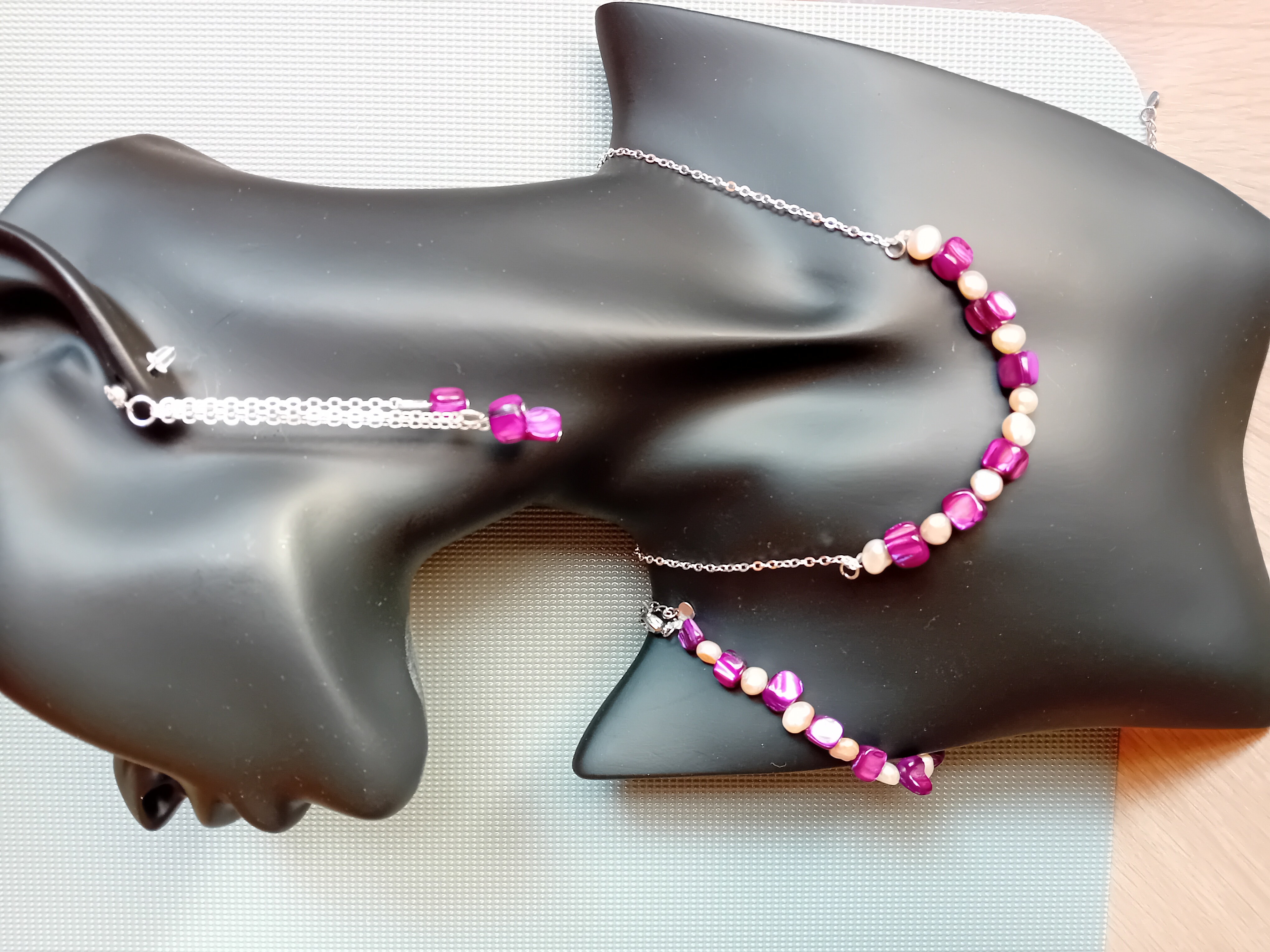 Collier, bracelet et boucles d'oreilles en perles violettes Améthyste