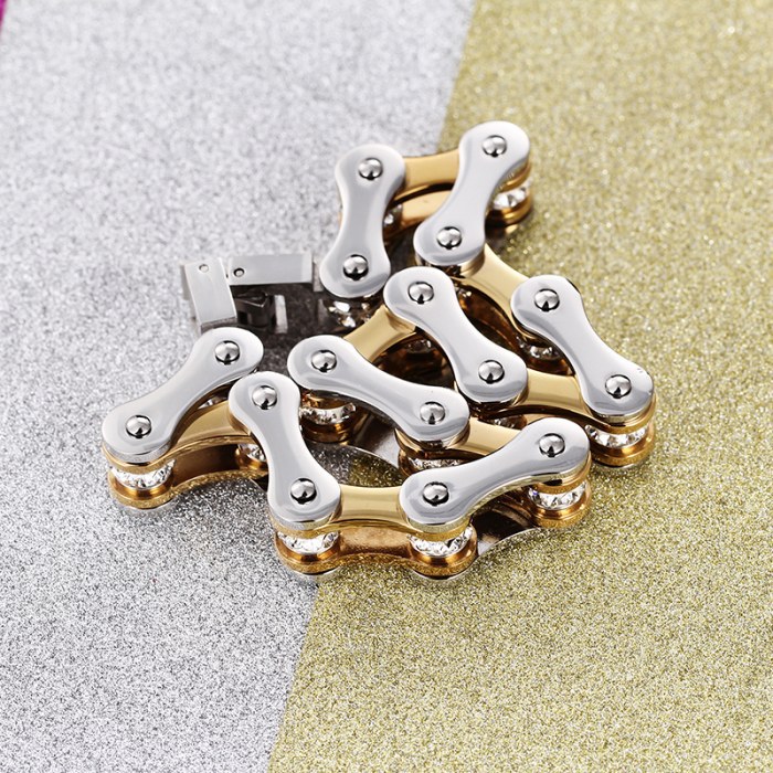 Motorcycle Chain Bracelet With Diamonds 