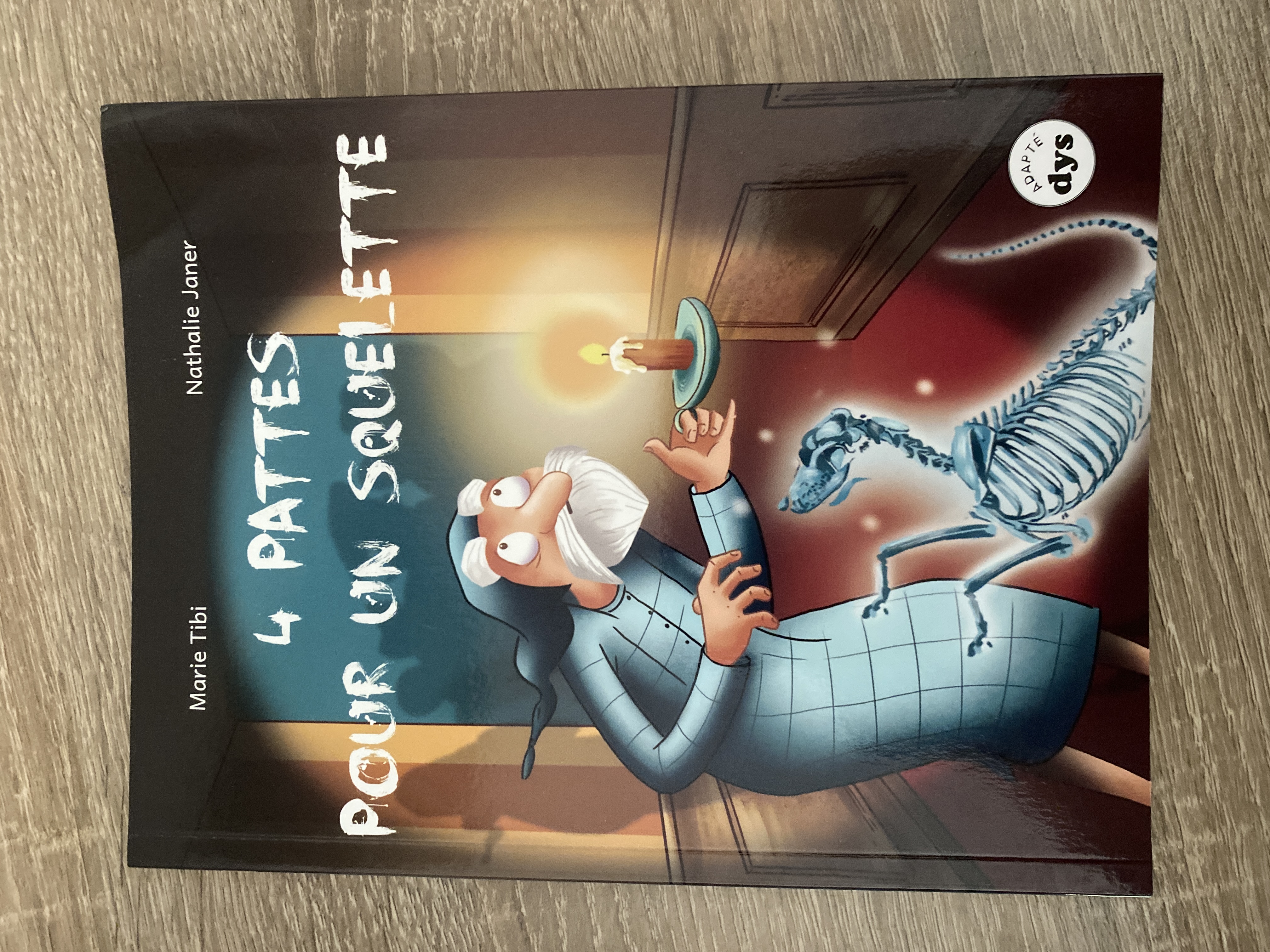 4 pattes pour un squelette