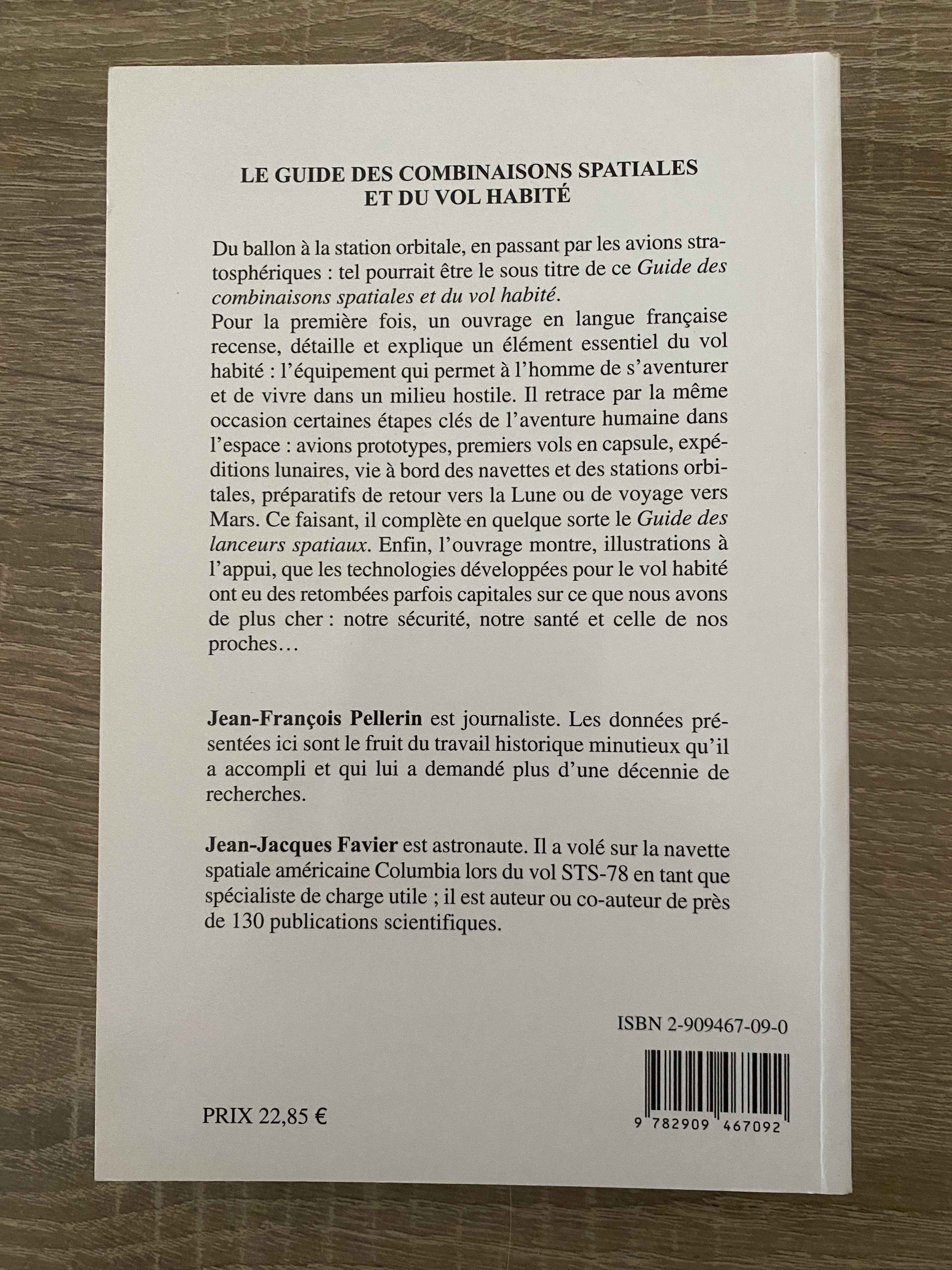 Guide des Combinaisons Spatiales et du Vol Habité