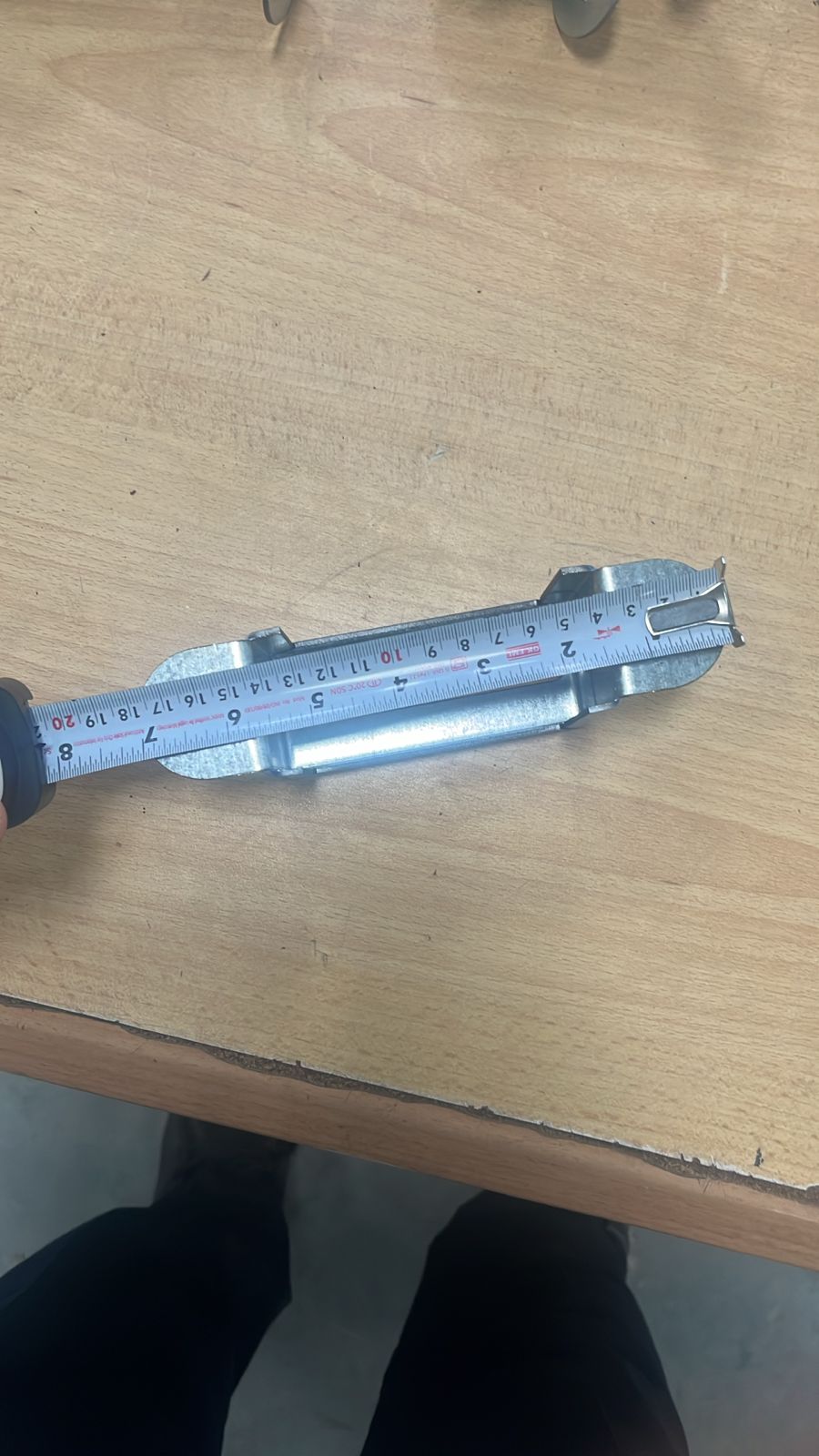 Metal Mounting Bracket--500 nos