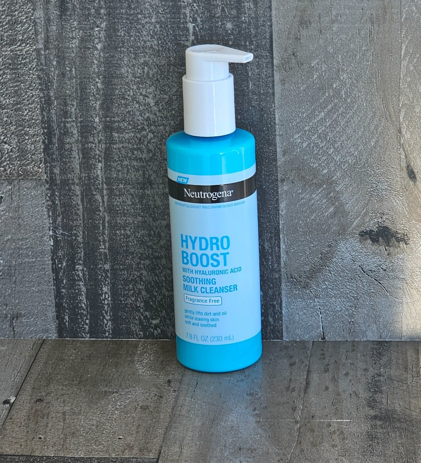 NEUTROGENA HYDRO BOOST SOOTHING MILK FACIAL CLEANSER WITH HYALURONIC ACID