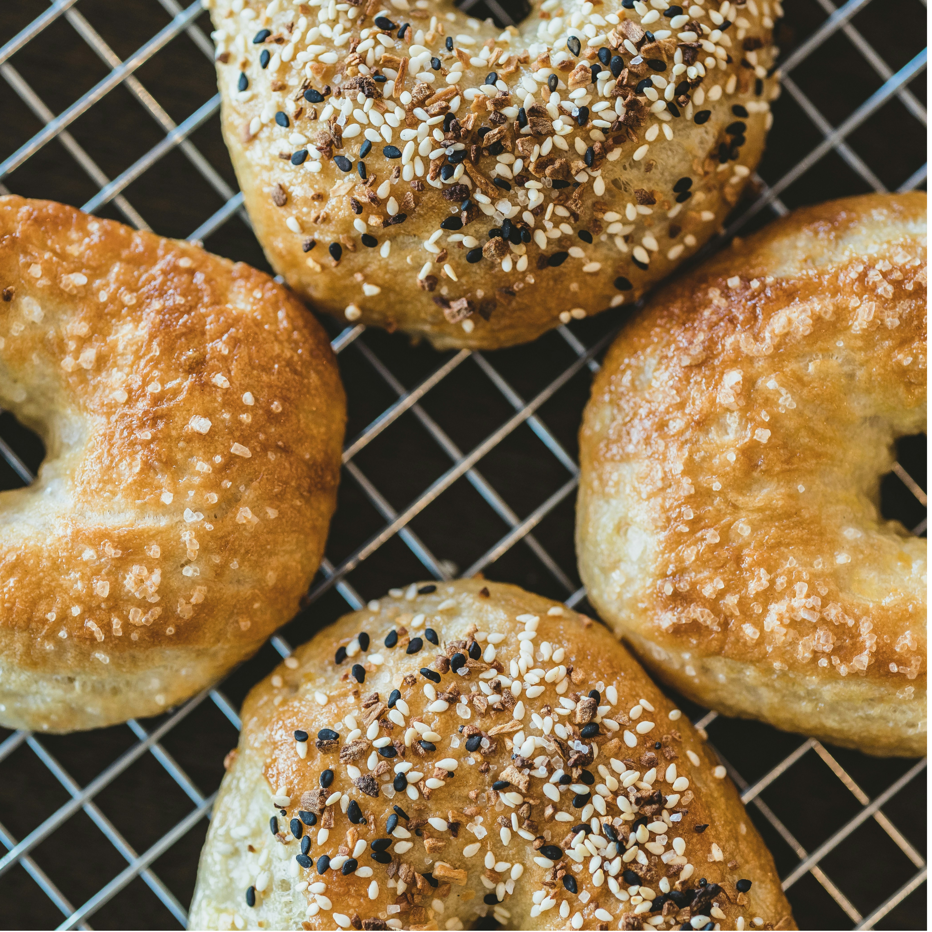 Herbed Onion Bagel - Quick & Easy Recipe