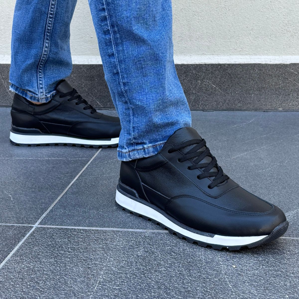 Tenis Negro