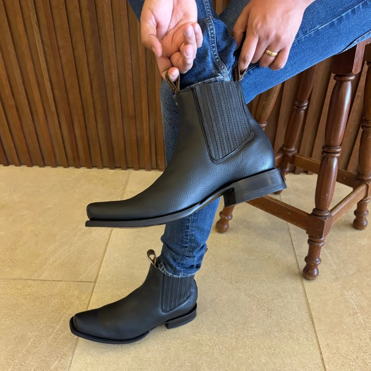 Botín Dubai venado  color negro