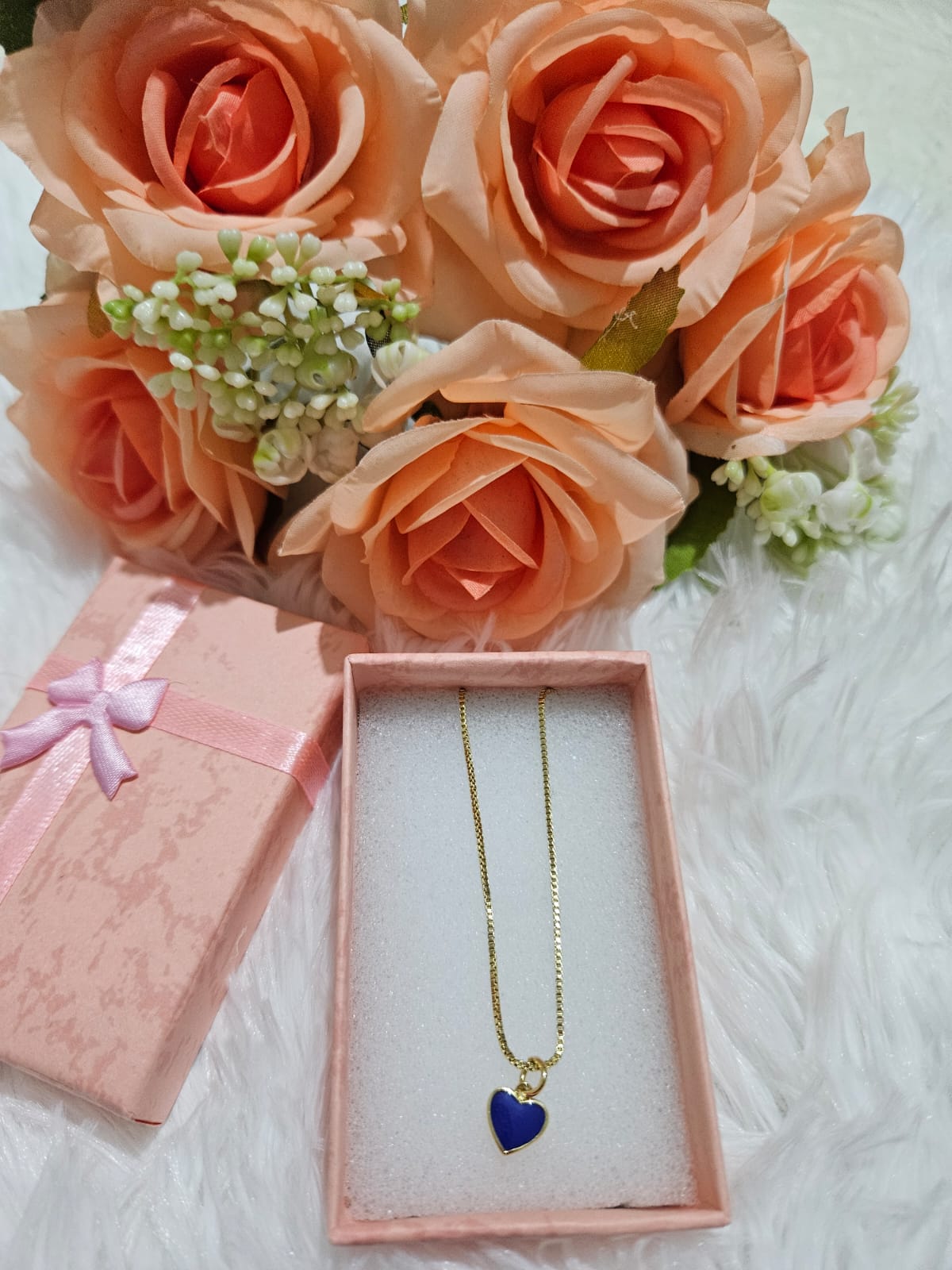 Collar con dije de corazón azul