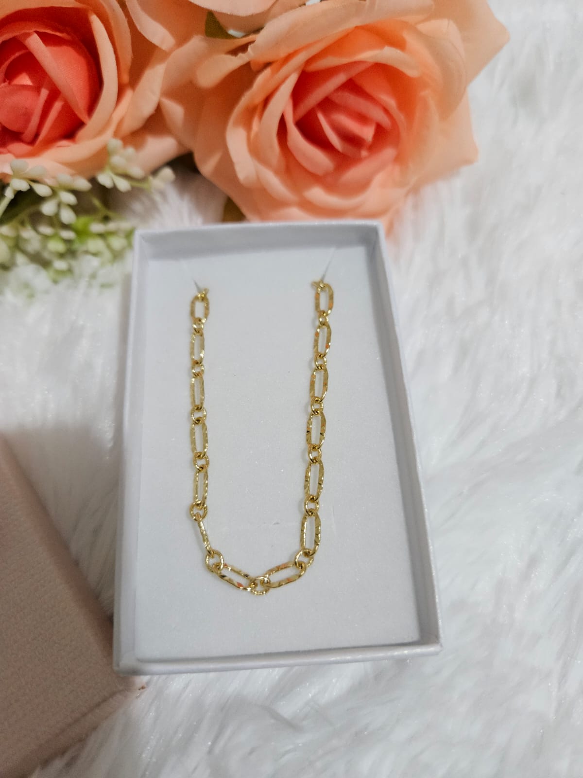 Pulsera de eslabones dorados