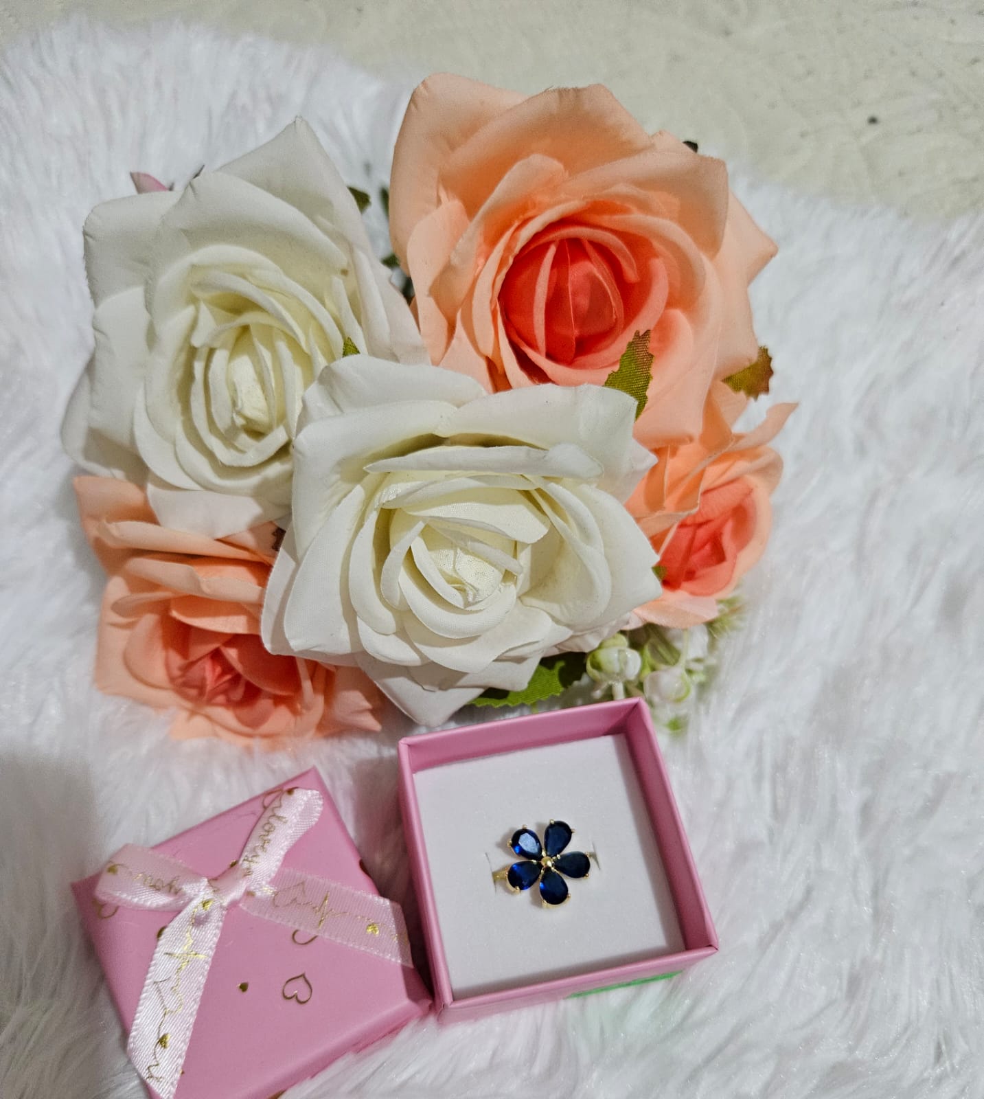 Anillo de flor azul