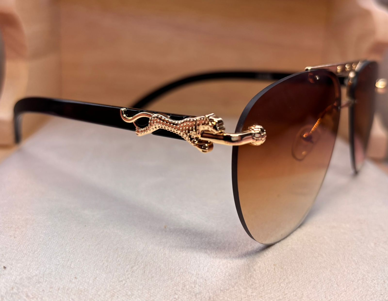 Gafas de sol de estilo curvo