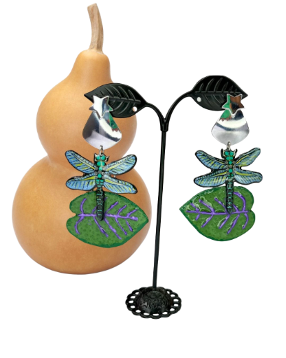 Pendientes de libélula pintados a mano