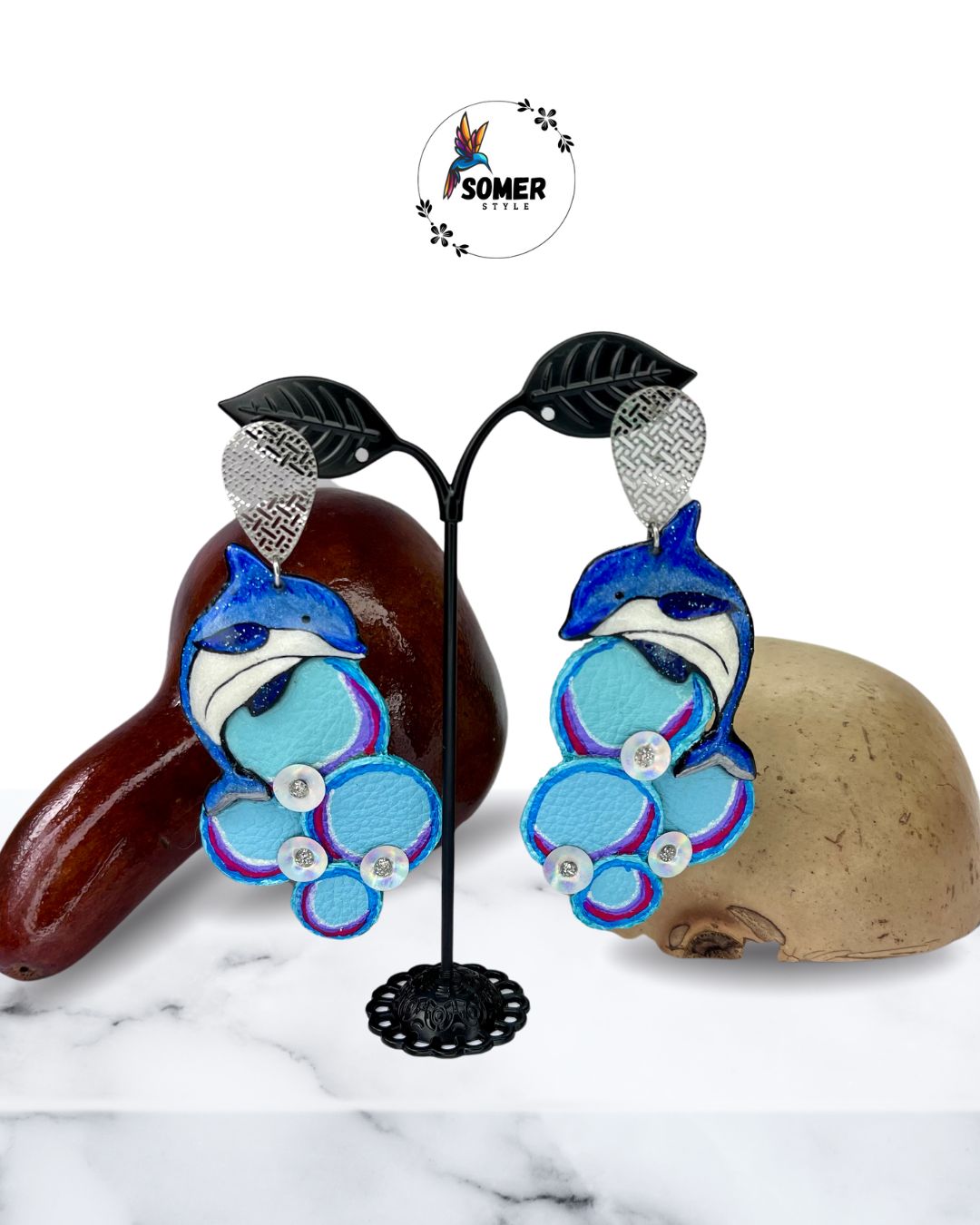 Aretes de delfín hechos a mano