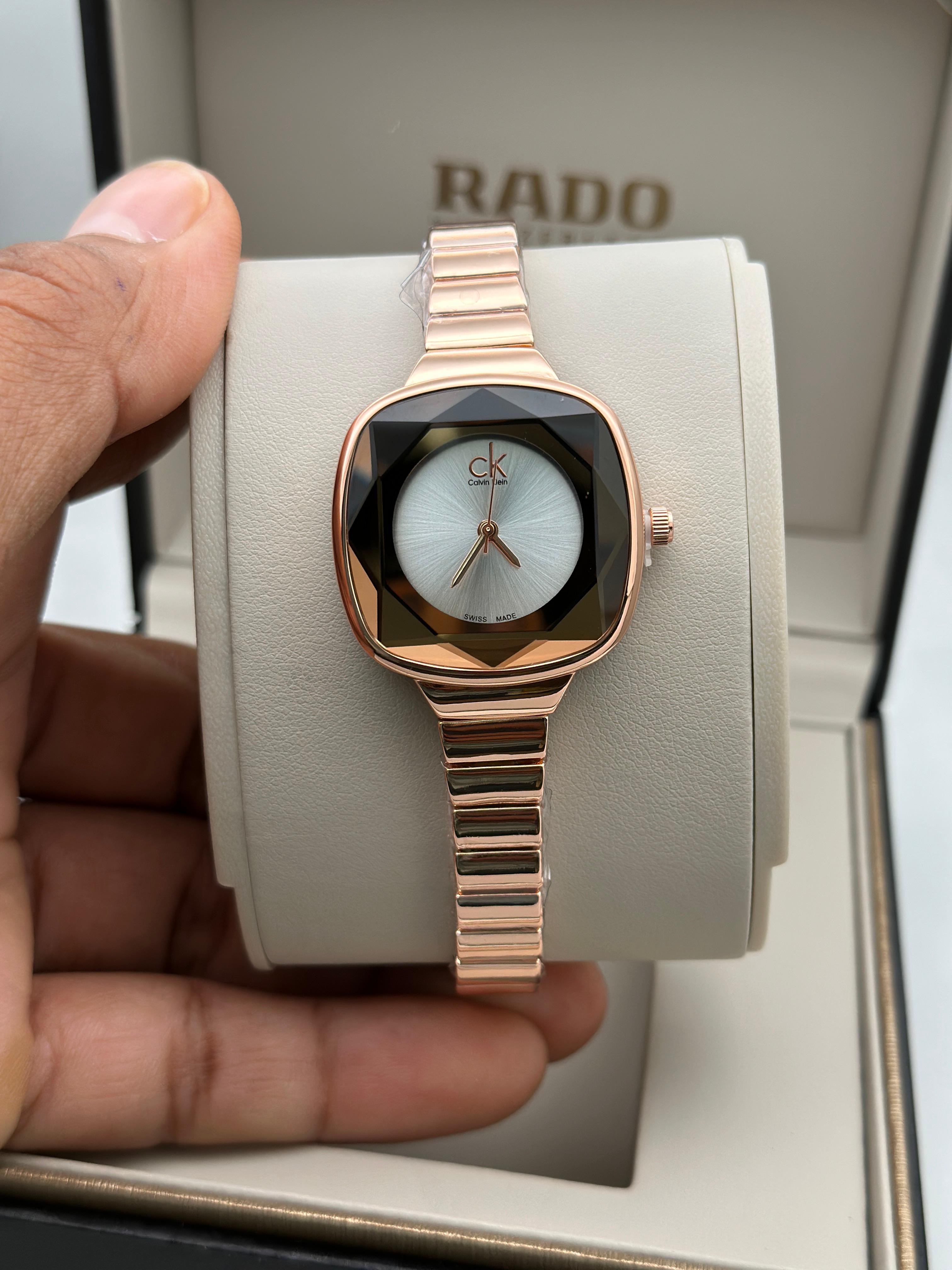 Cal vin Kle in Rose Gold Women’s Wristwatch