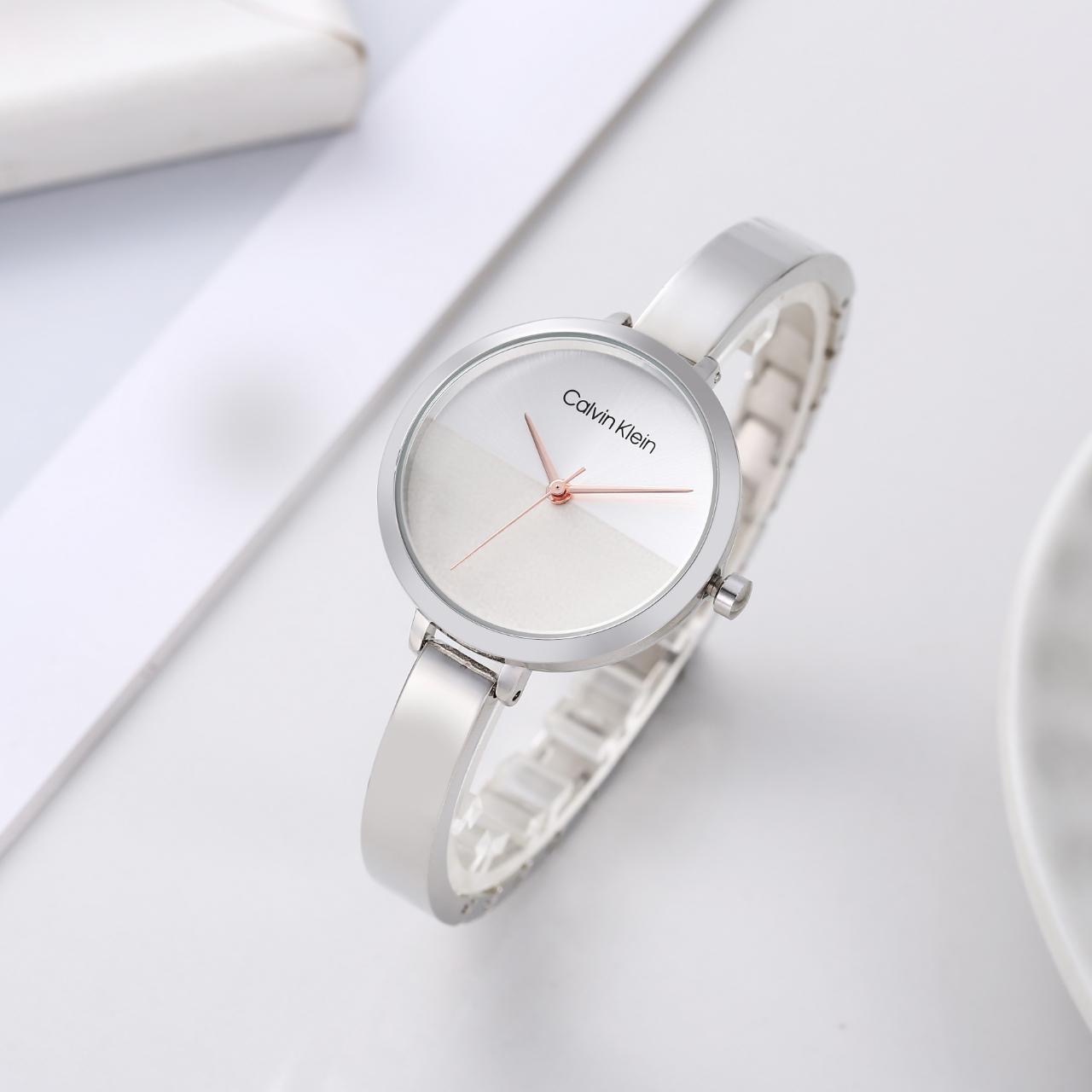  Cal vi n  Klein Women's Rose Gold Watch