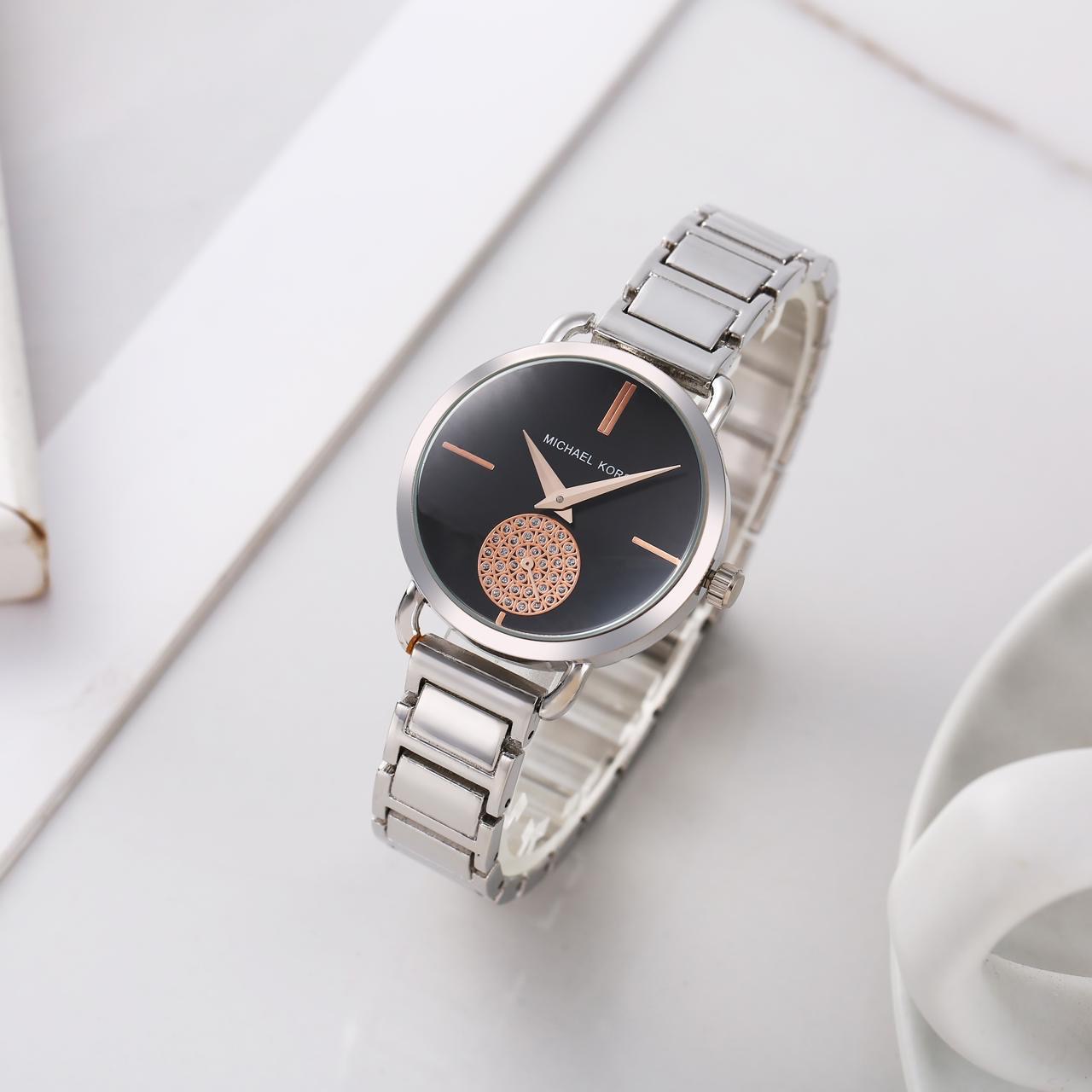  Kors Women's Wristwatch