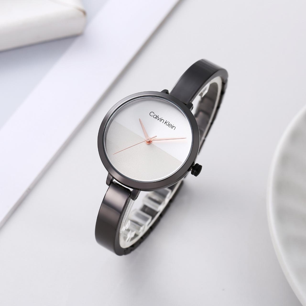  Cal vi n  Klein Women's Rose Gold Watch