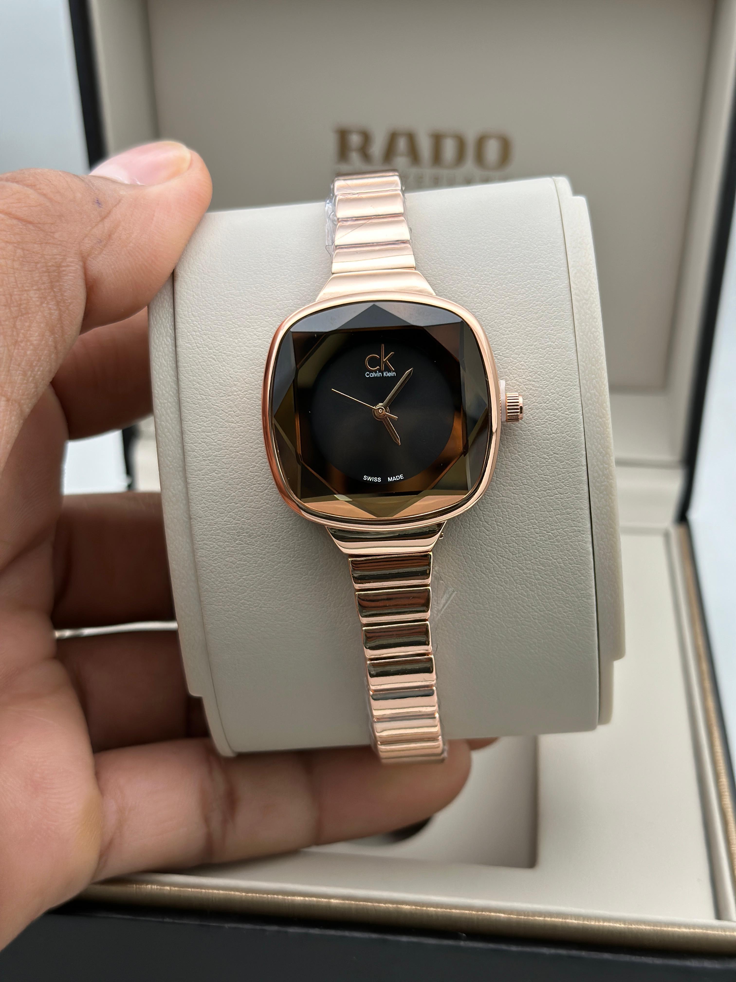Cal vin Kle in Rose Gold Women’s Wristwatch