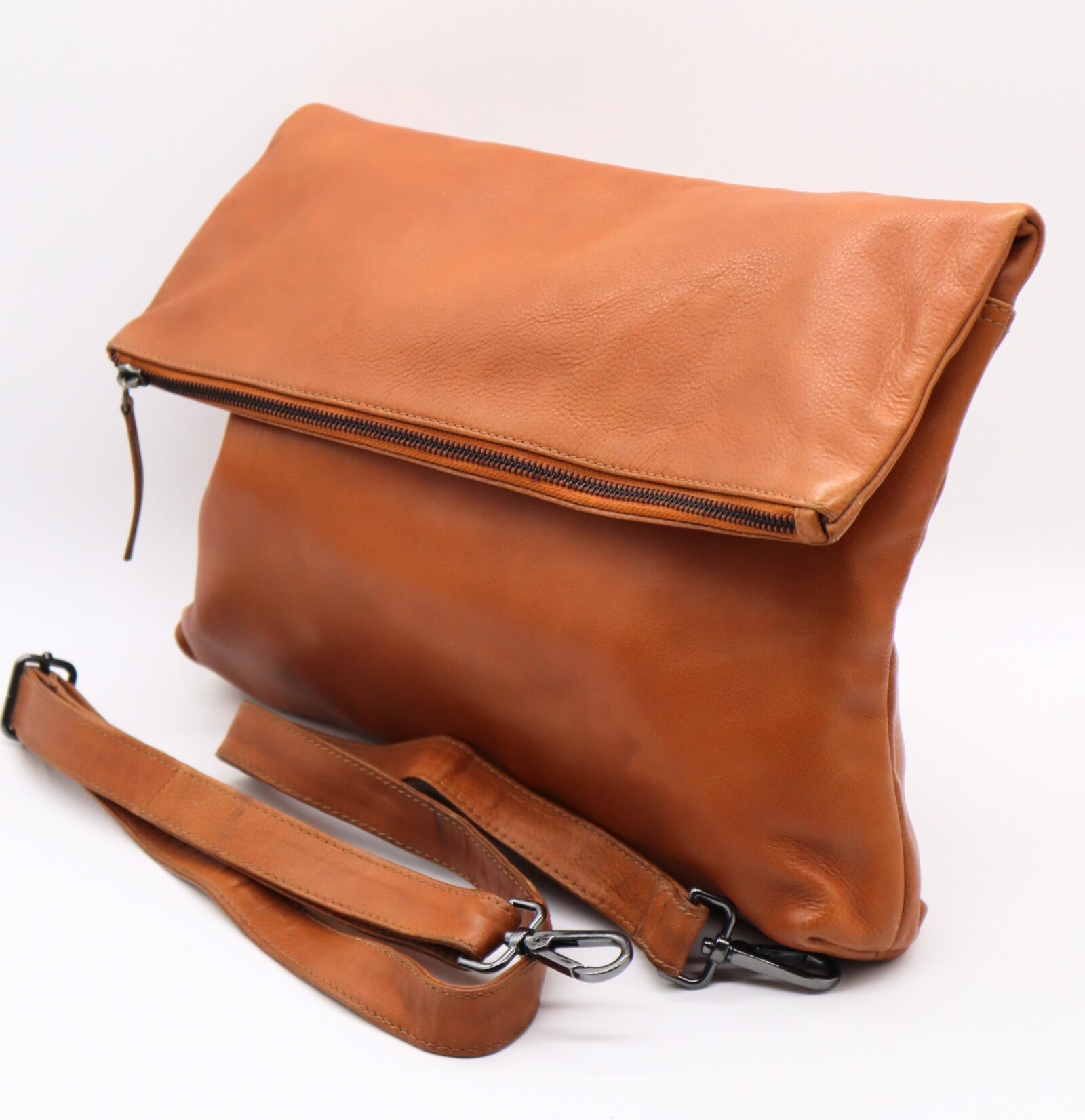 Leather shoulder bag