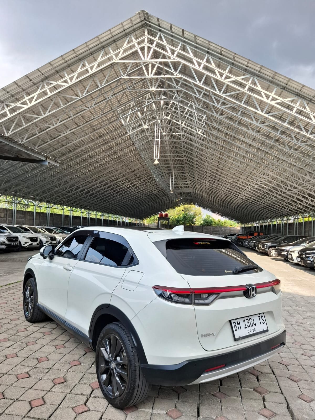 Honda HR-V Putih 2023