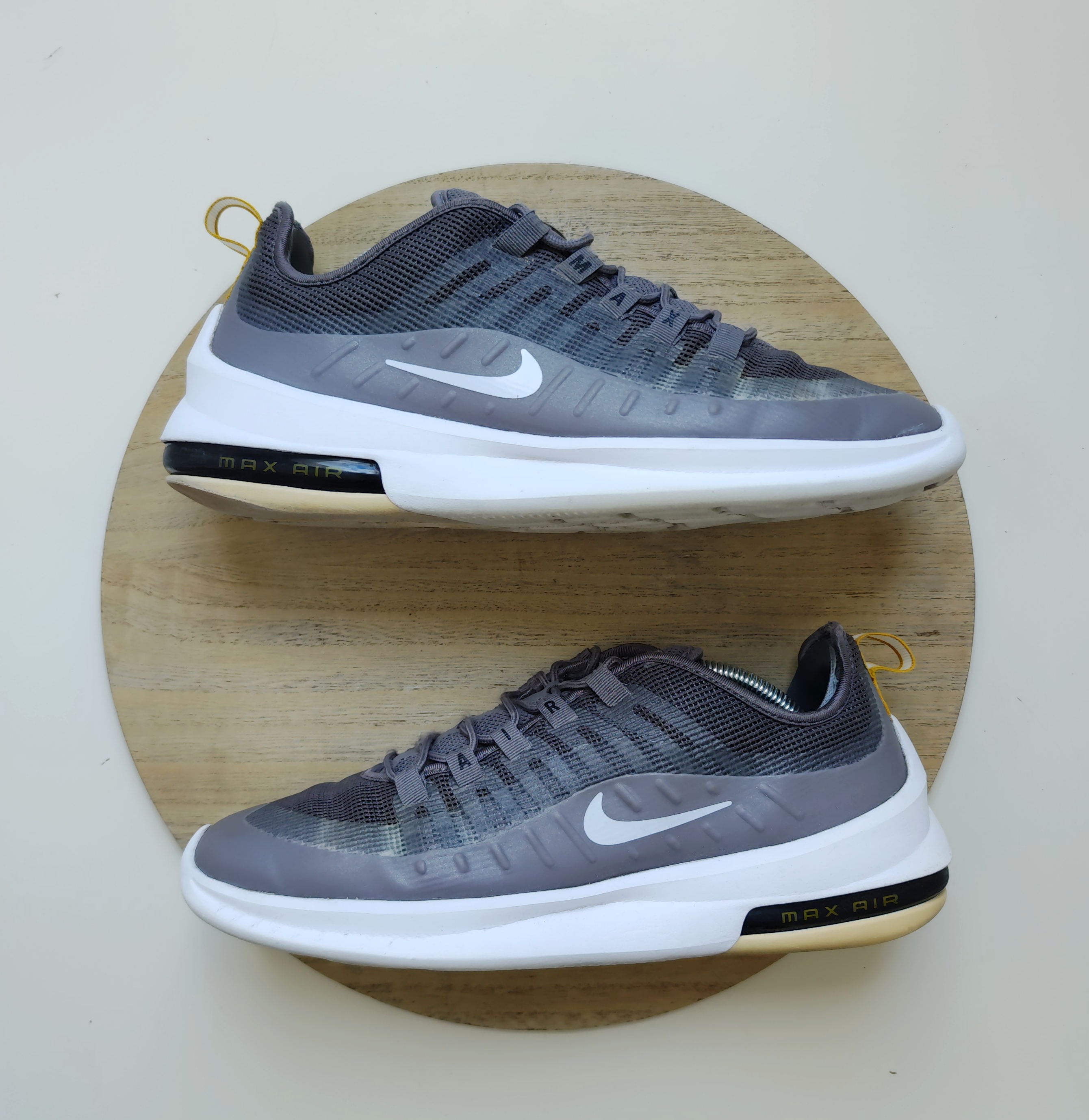 Nike Air Max Axis T.44