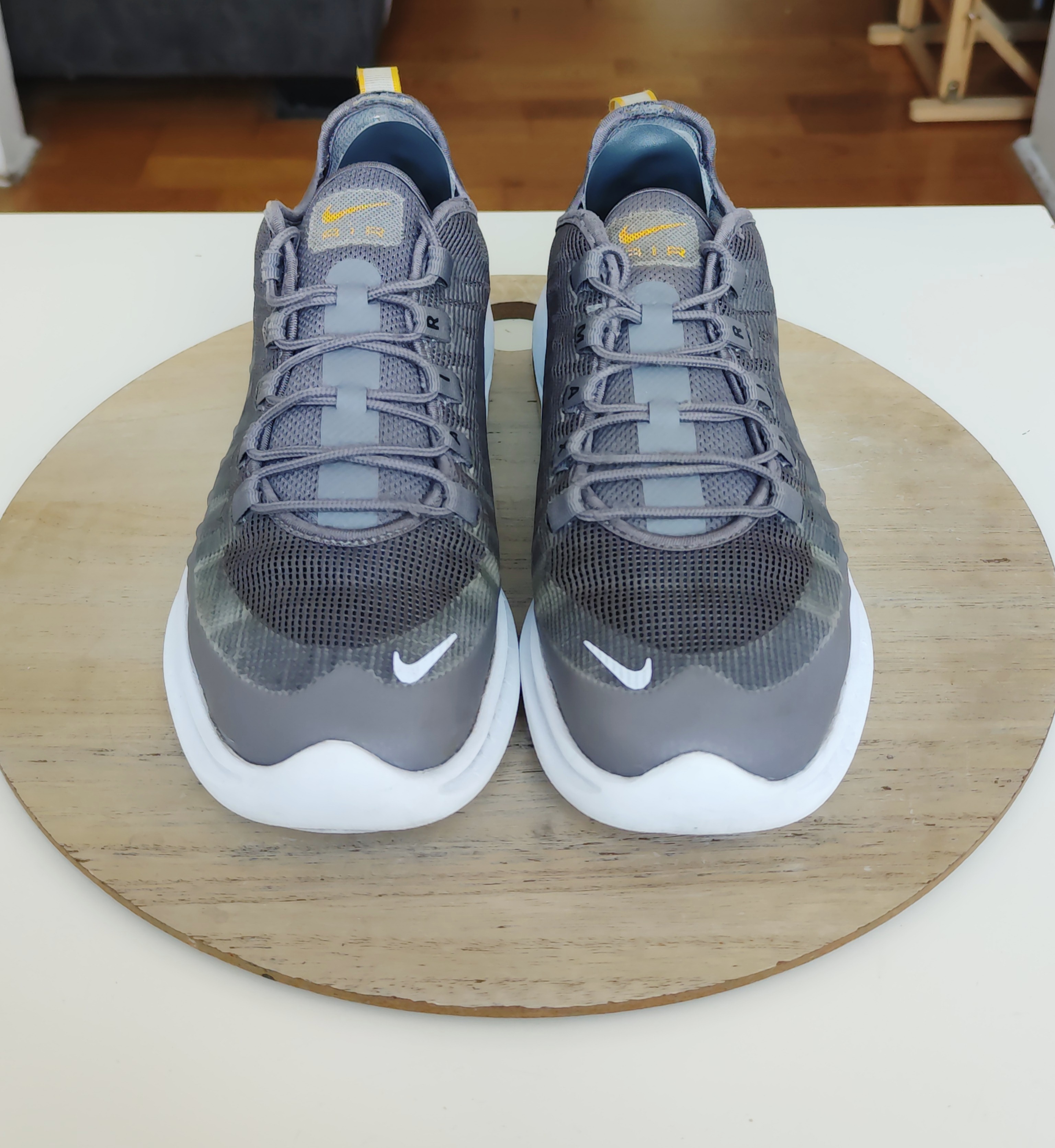 Nike Air Max Axis T.44