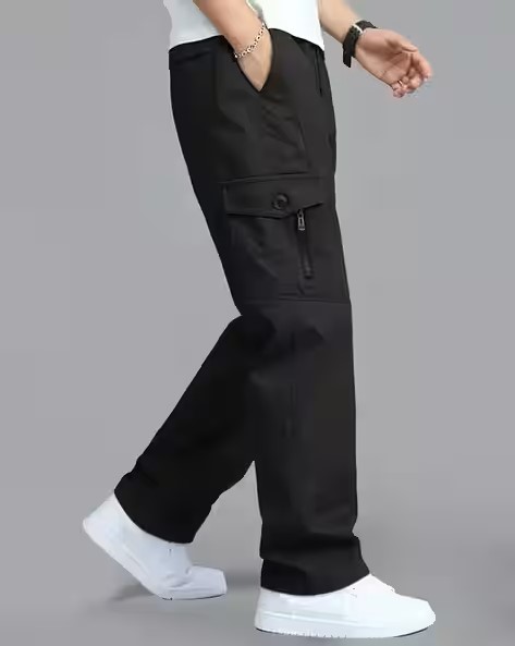 Men Relaxed Fit Black Cargo Pants