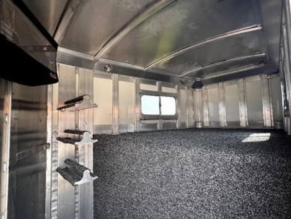 2003 4-Star 3 Horse Gooseneck Trailer