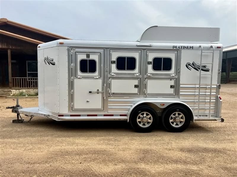2018 Platinum 3 Horse Bumper Pull Trailer