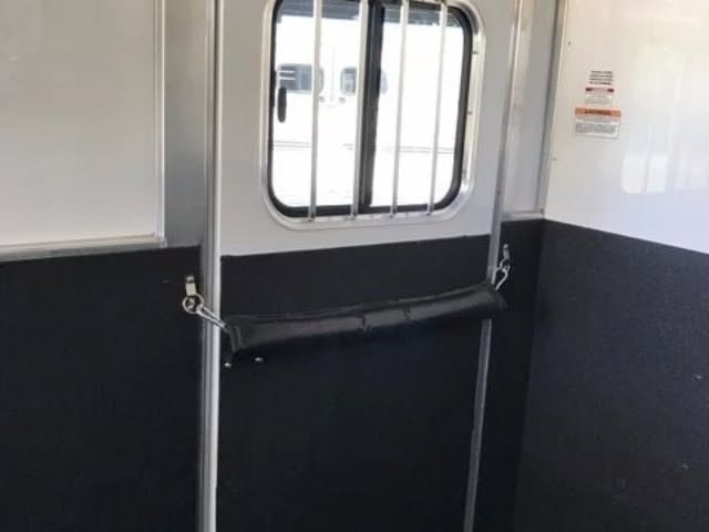 2018 Sundowner Charter SE 2+1 Gooseneck Horse Trailer