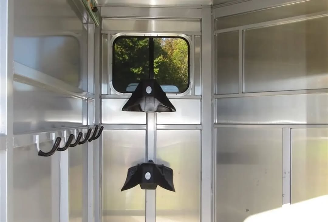 2015 Adam 2 Horse Bumper Pull Trailer