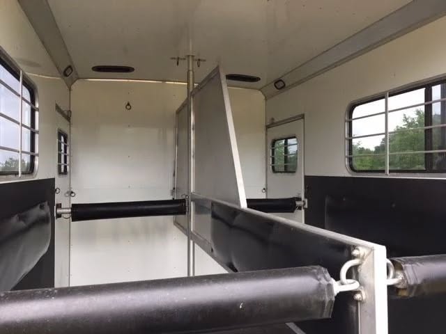 2001 Sundowner 2 Horse Gooseneck Trailer