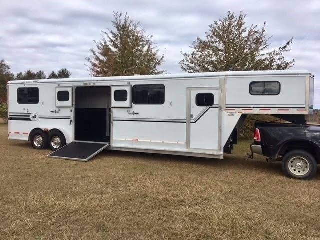 2002 Jamco 4 Horse Head-to-Head Gooseneck Horse Trailer