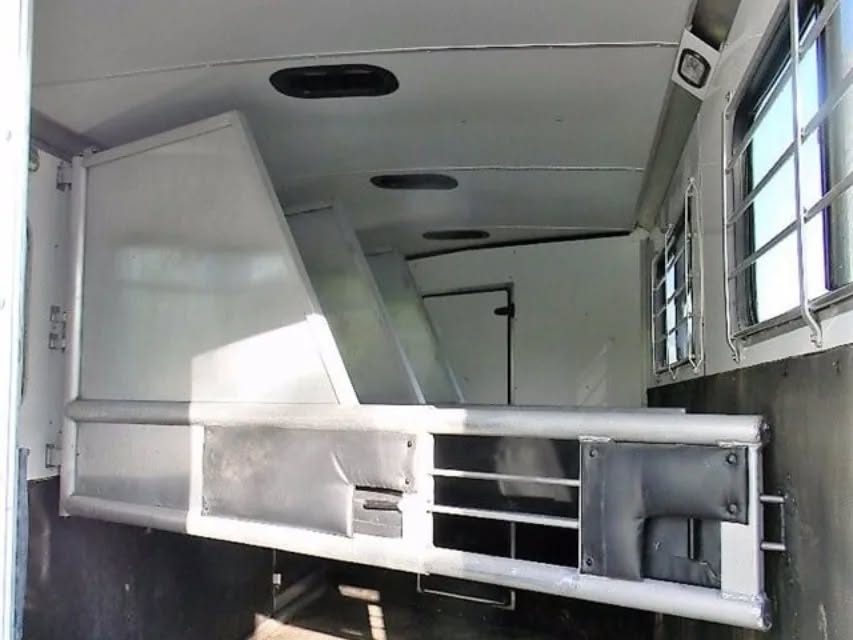 2004 Silver Star Supreme 4 Horse Gooseneck Trailer