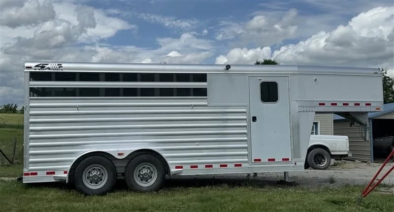 2009 4-Star 3 Horse Stock Combo Gooseneck Trailer