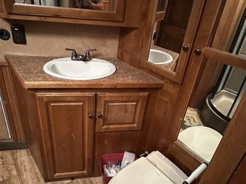 2012 Sundowner 8014GLE 4 Horse Gooseneck Trailer