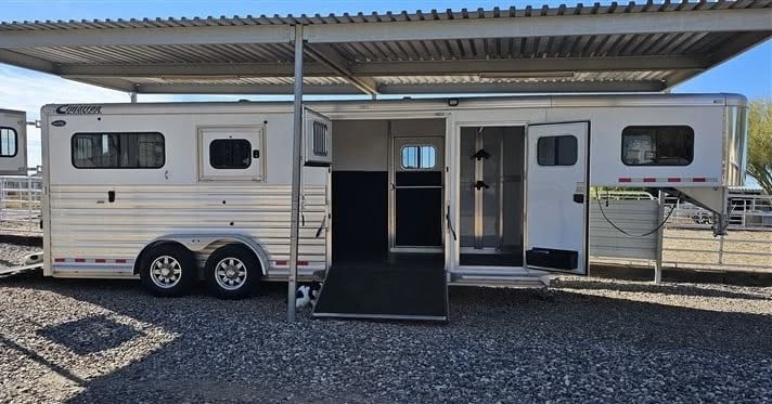 2018 Cimarron Norstar 2+1 Gooseneck Horse Trailer with living quaters