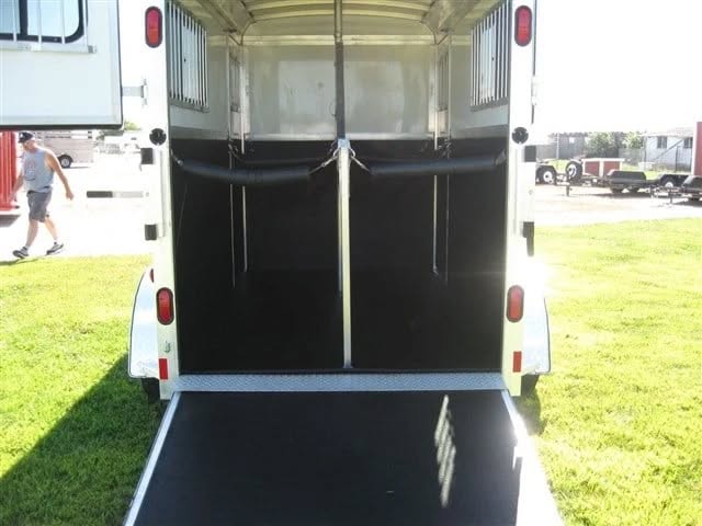 2004 Jamco Series 2000 Contender 2 Horse Trailer
