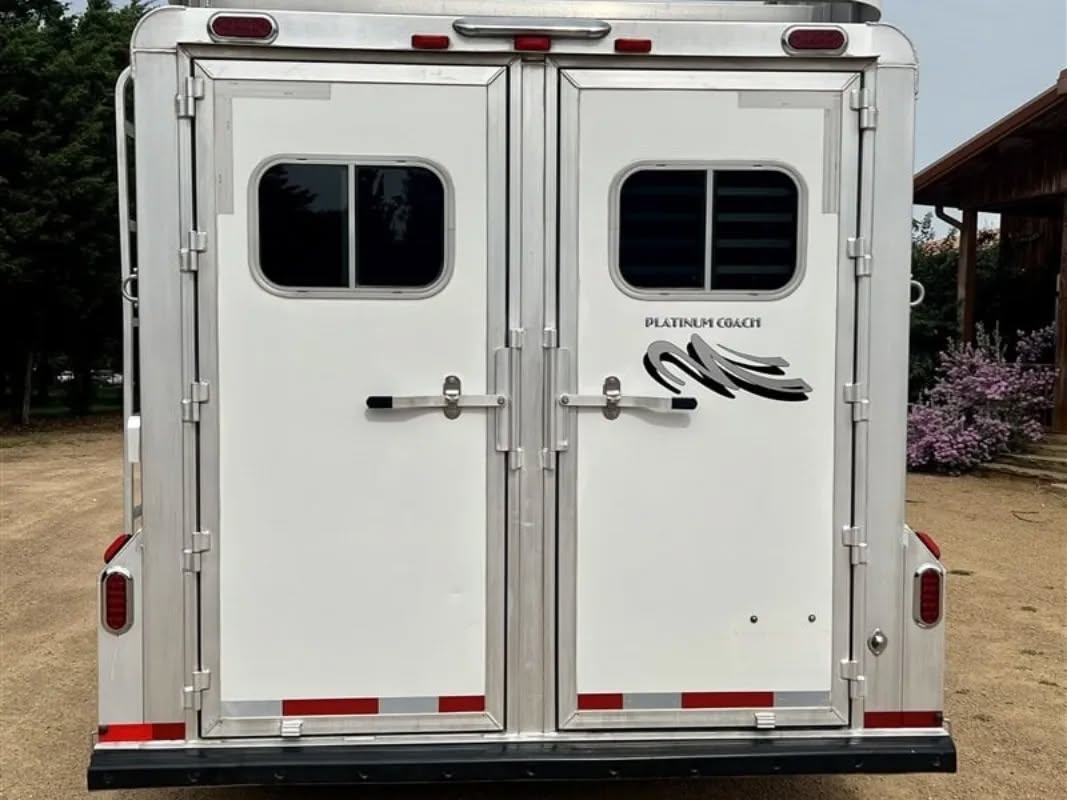 2018 Platinum 3 Horse Bumper Pull Trailer