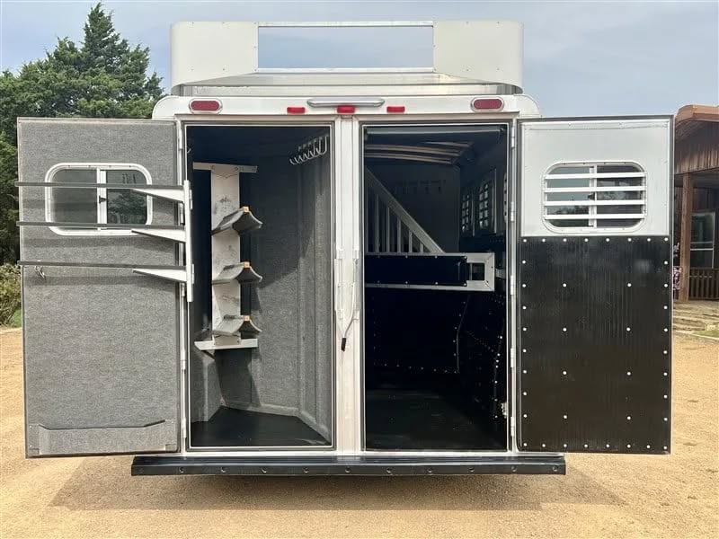 2018 Platinum 3 Horse Bumper Pull Trailer