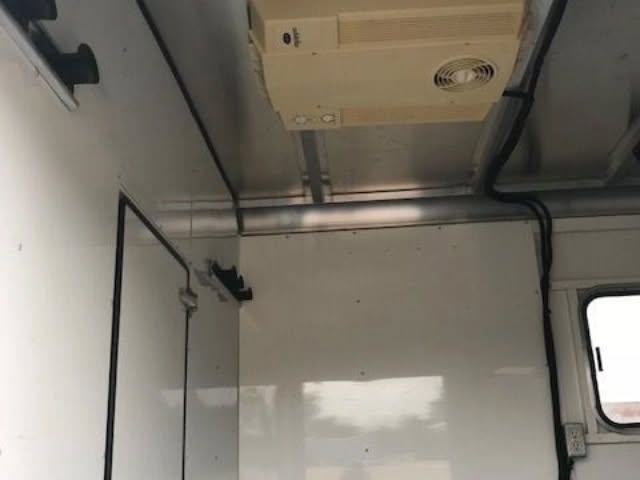2004 Sundowner 737 2 Horse Gooseneck Trailer
