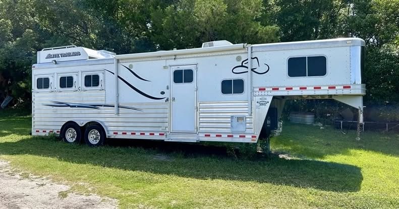2013 Elite Resistol Edition 3 Horse Gooseneck Trailer with Living Quarters